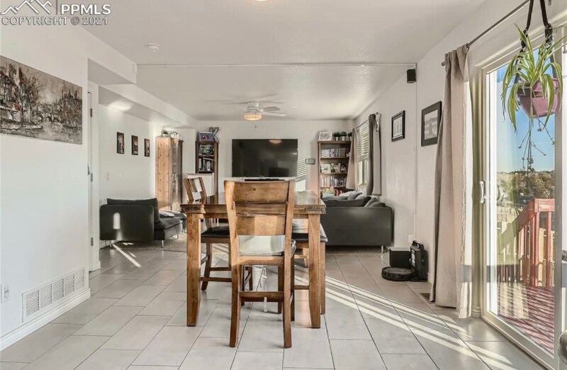 Building Photo - 9307 Summer Meadows Dr