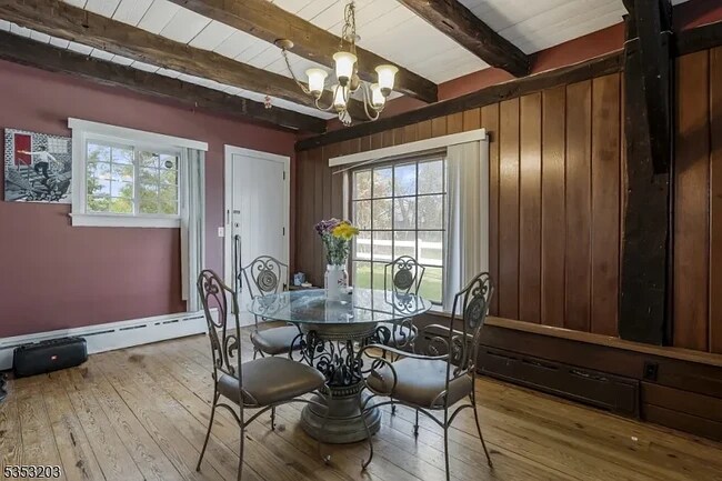 Building Photo - 423 Country Club Rd