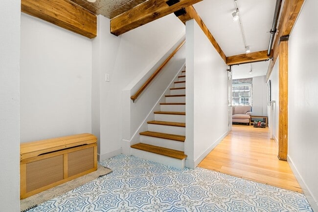 Building Photo - 240 Jackson St