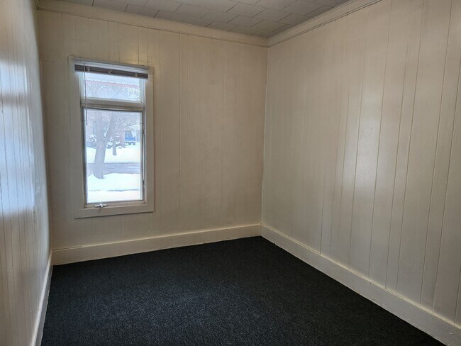 Bedroom 3 - 419 Olmstead St