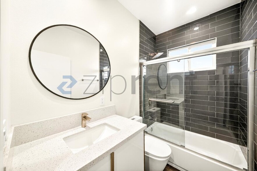 Building Photo - 5641 Riverton Ave