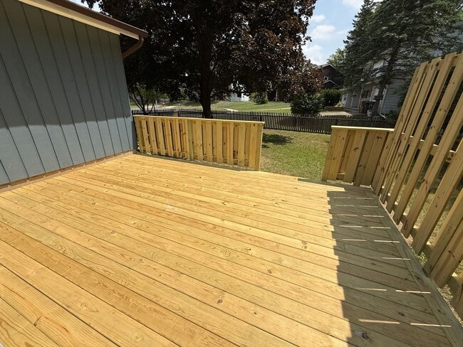 Building Photo - August 15th rent special! New deck! 3 Bedroom, updated kitchen, updated flooring, garage, drivewa...