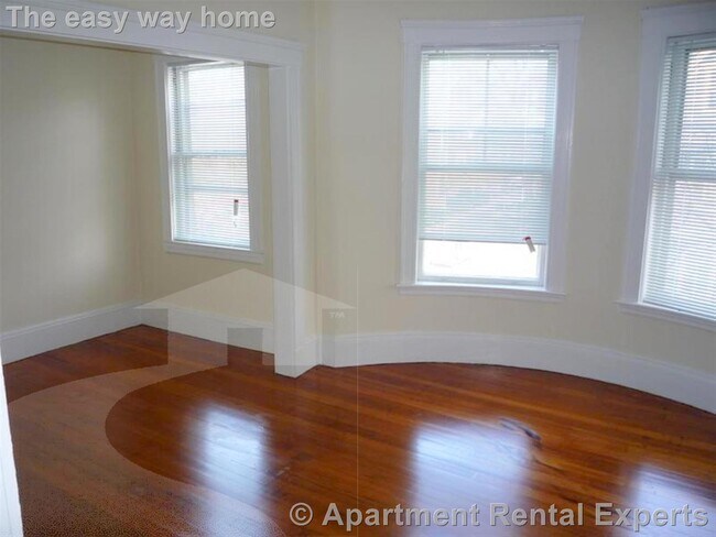 Building Photo - 18 Sanborn Ave