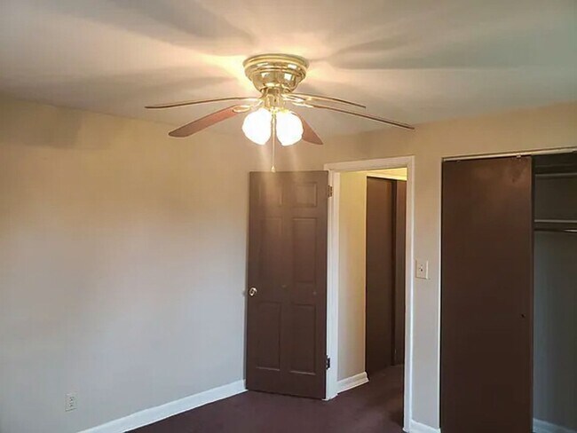 Building Photo - 7598 Boleyn Dr