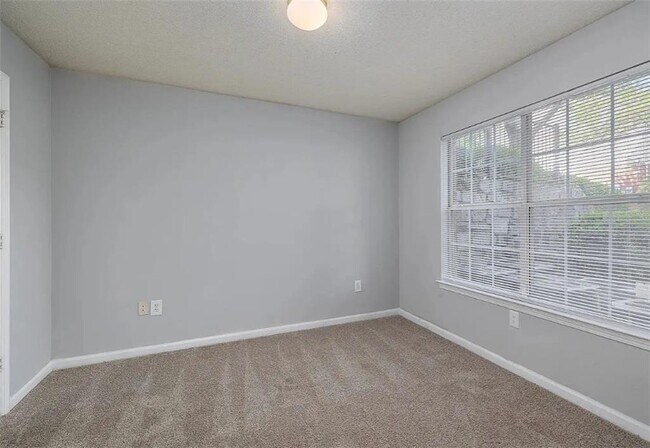 Building Photo - 875 Hank Aaron Dr SW