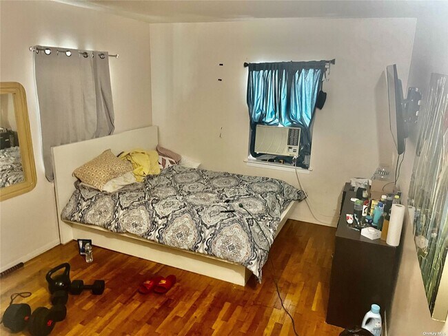 Building Photo - 707 Broadway