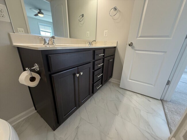 Building Photo - 2617 Avinity Pl