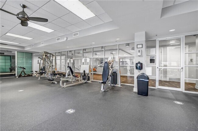 Building Photo - 711 Cosmopolitan Dr NE