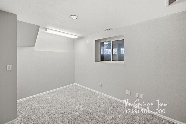 Building Photo - 3625 E Wade Ln