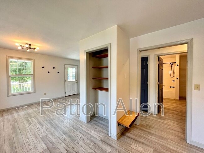 Building Photo - 130 Warren Haynes Dr