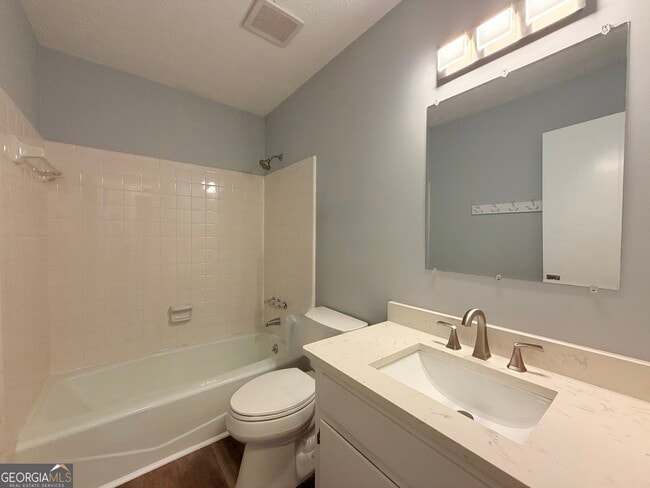 Building Photo - 315 Hardscrabble Rd