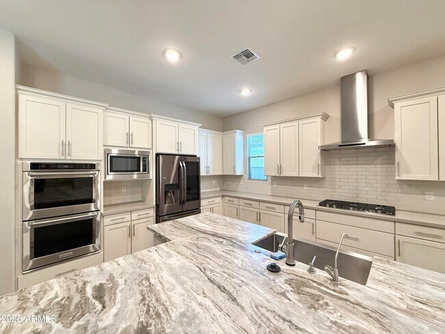 Building Photo - 20911 E Watford Dr