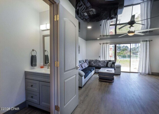 Building Photo - 131 Kimberly Dr