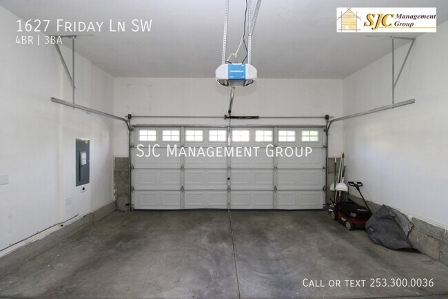 Building Photo - 1627 Friday Ln SW