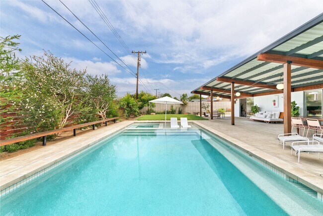 Building Photo - 14511 Clarissa Ln