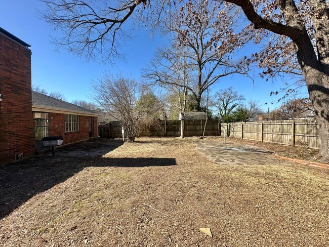 Building Photo - Available Now! Newly Updated 3 Bedroom 2 B...