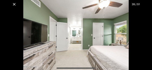 Building Photo - Gorgeous Remodeled Home w/Community Pool i...