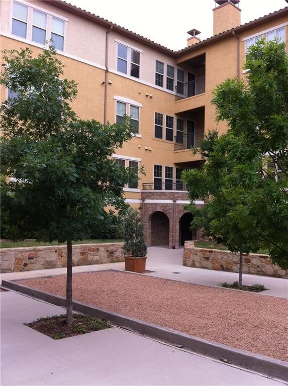 Building Photo - 555 Via Amalfi