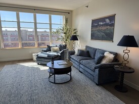 Building Photo - 410 Farrell St