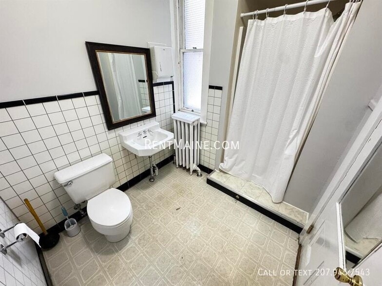 Building Photo - 77 Broadway