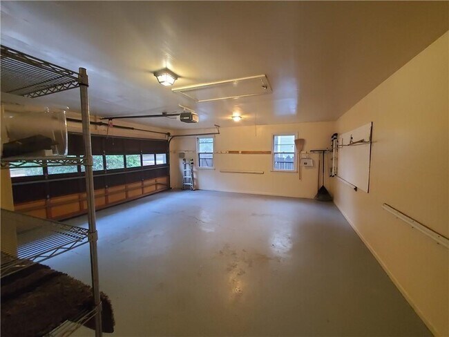 Building Photo - 2533 Hunton Ct