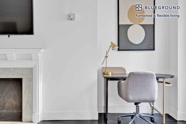 Building Photo - 15 W 55th St