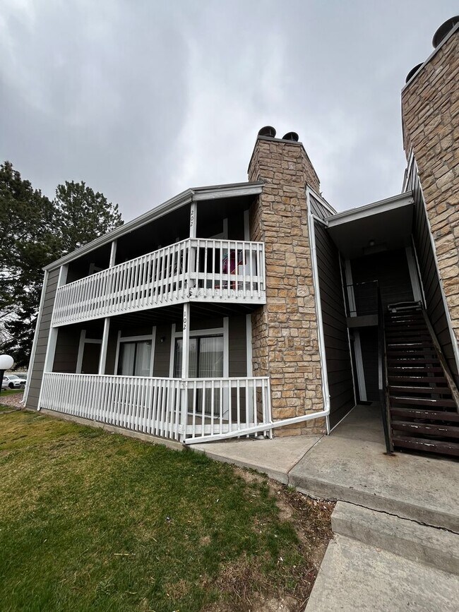 Primary Photo - Large 3-bedroom 2 Bathroom in Robinwood!