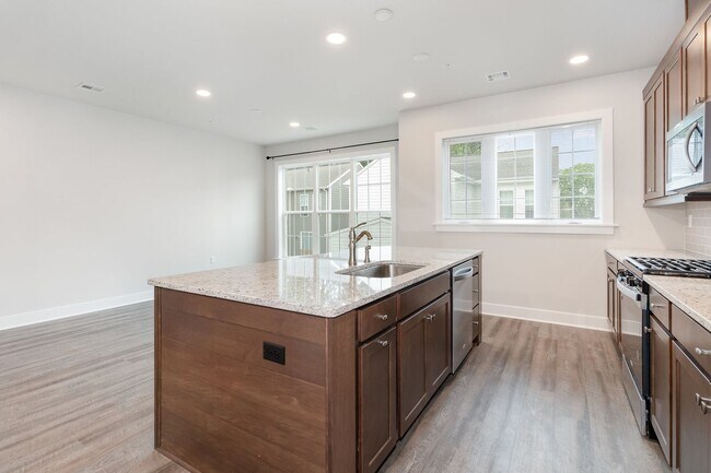 Building Photo - 10 Seover Wy