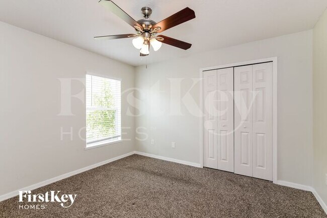 Building Photo - 5521 Sycamore Canyon Dr