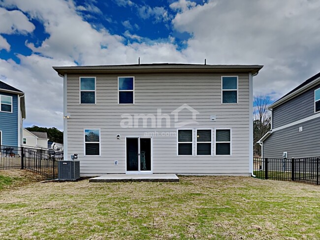 Building Photo - 3250 Oakfields Rd