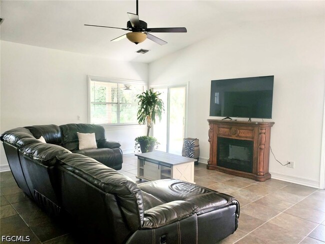 Building Photo - 740 19th St SW