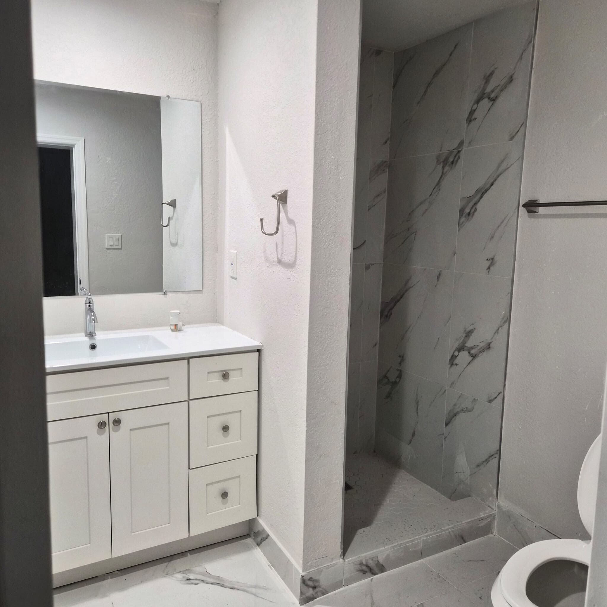 Building Photo - 5311 NE 10th Ave