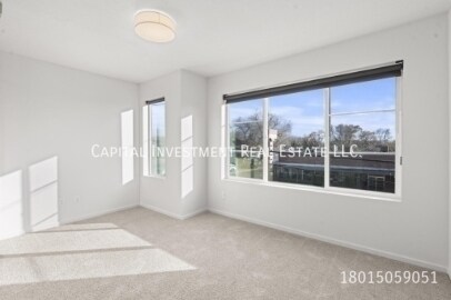 Building Photo - 1689 S W Temple St