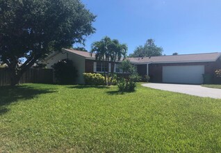 Building Photo - Indialantic 2 Bedroom Home