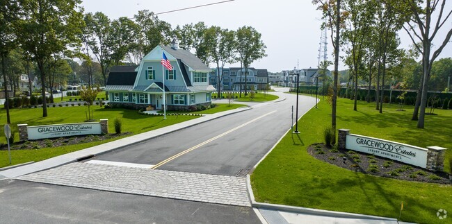 Main Entrance off Spur Drive South - Gracewood Estates