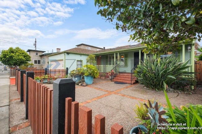 Building Photo - 3606 Barrett Ave