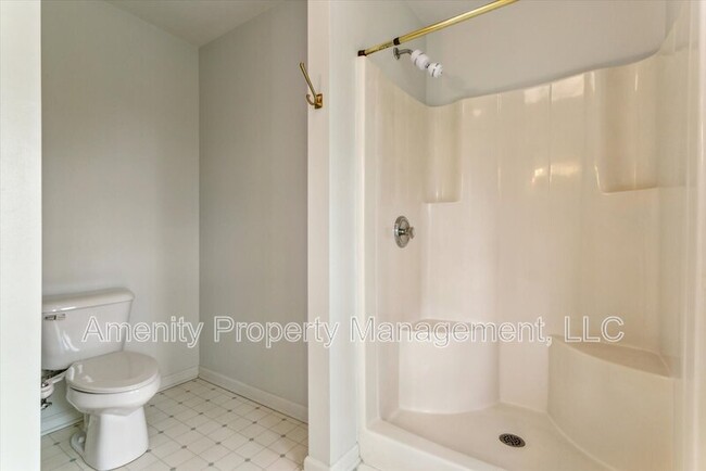Building Photo - 141 Pine Creek Dr