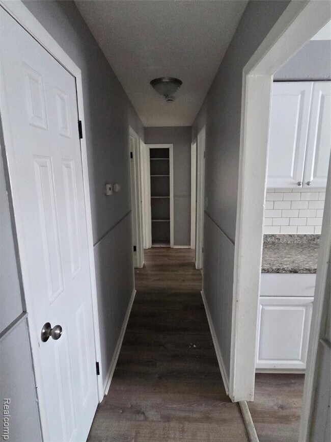 Building Photo - 1139 Bassett St