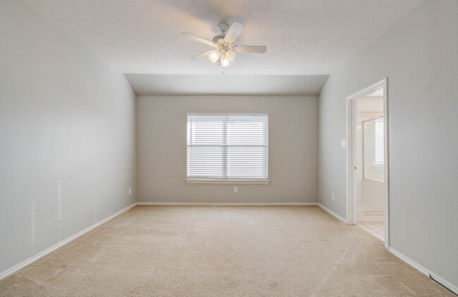 Building Photo - 14319 Mirkwood Ln