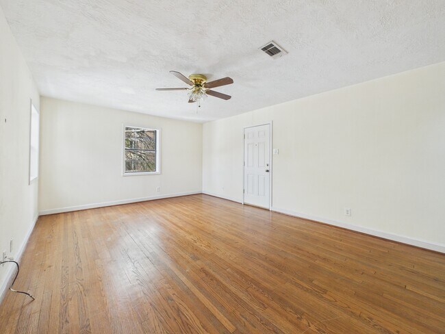 Building Photo - 5110 Academy St