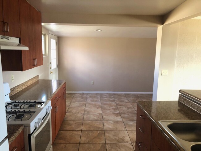 Building Photo - 9542 Lindsey Dr