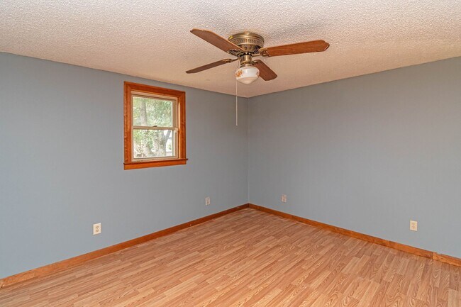 Building Photo - 2 Bedroom 2 Bath Doublewide in Dudley!