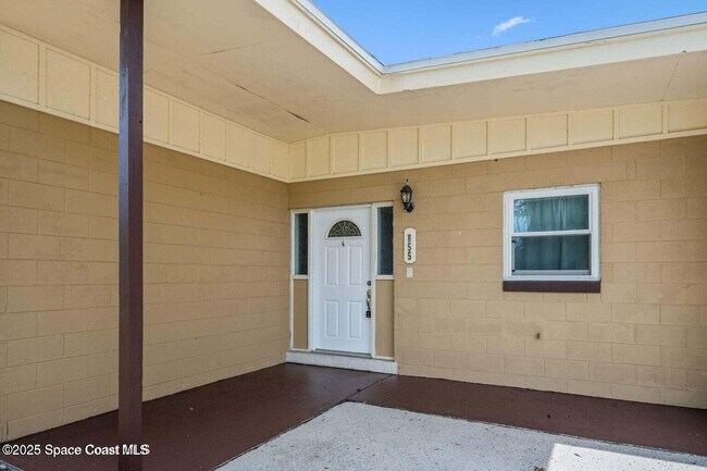Building Photo - 855 Delano Rd