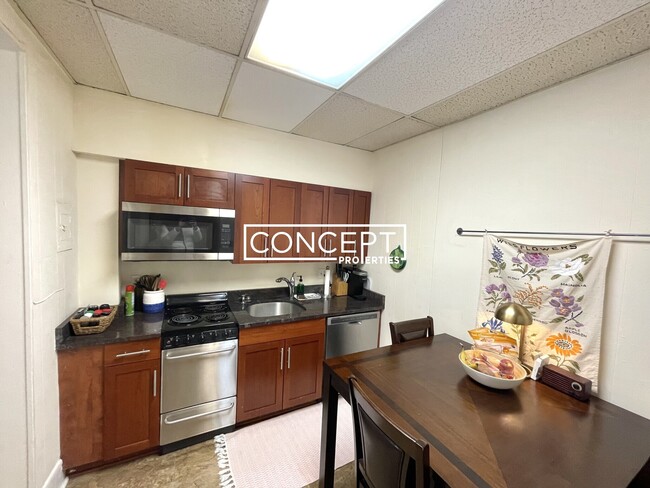 Building Photo - 17 Aberdeen St