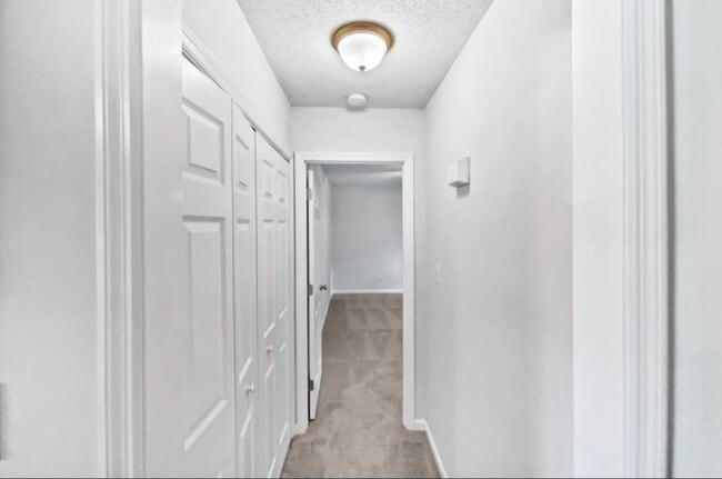 Building Photo - 100 Waterford Dr