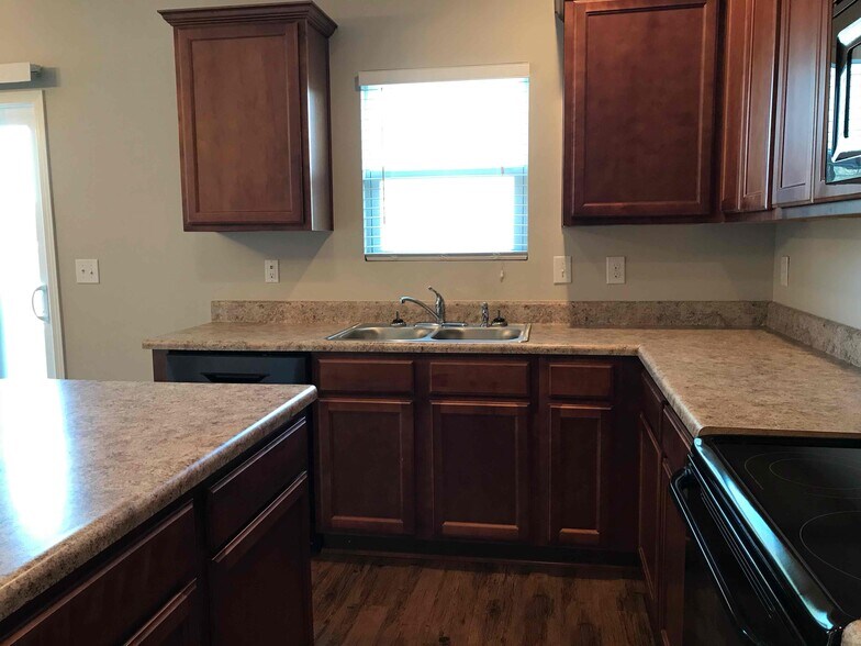 Building Photo - 5069 Bella Ct