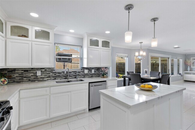 Building Photo - 405 Mystic Trail Loop