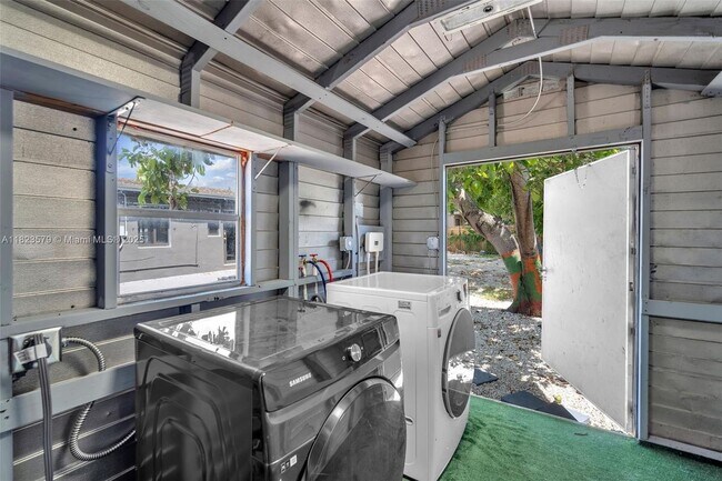 Building Photo - 14600 NW 11th Ct