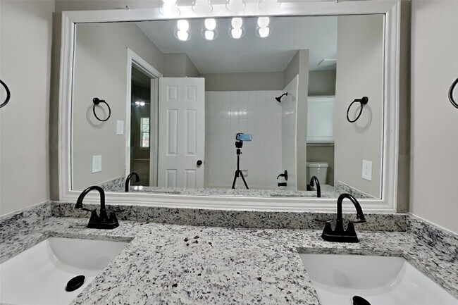 Building Photo - 30802 Sifton Dr