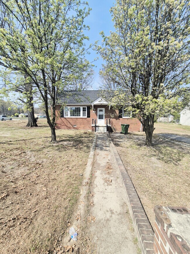 Building Photo - 5140 Alberene Rd